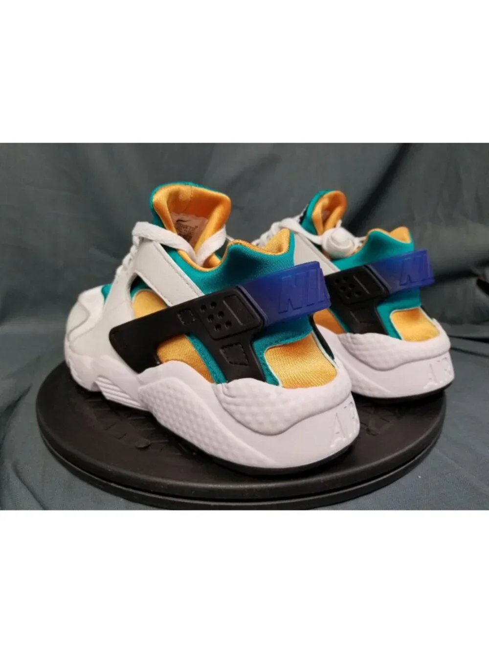 Nike Air Huarache White Blue Emerald Resin DD1068 110 Men's Size 8.5 NEW NO BOX